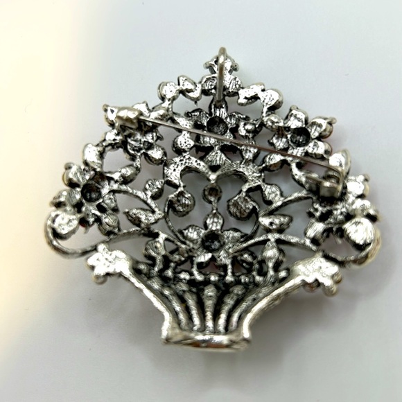 Rhinestone Flower Bouquet Vintage Inspired Brooch - Picture 8 of 12